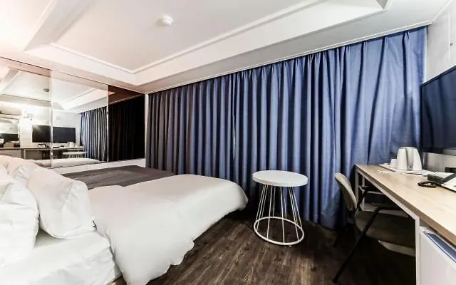 Sloth Hotel Songjeong Busan 0*,  South Korea