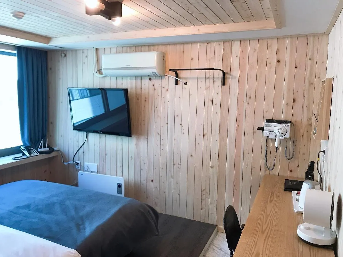 Sloth Hotel Songjeong Busan